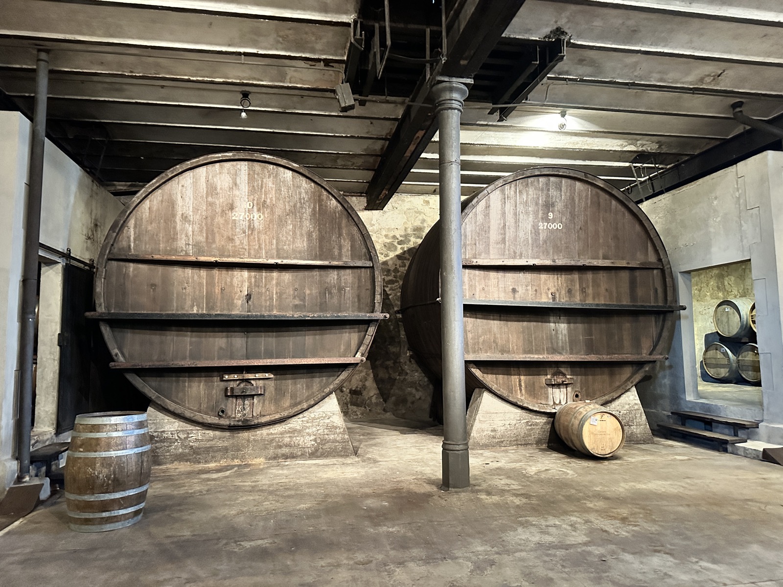 Eichen-Foudres mit 57.000 Litern in der historischen Kellerei von Chacras de las Cañas